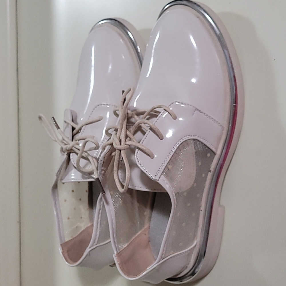 Oxford style shoes